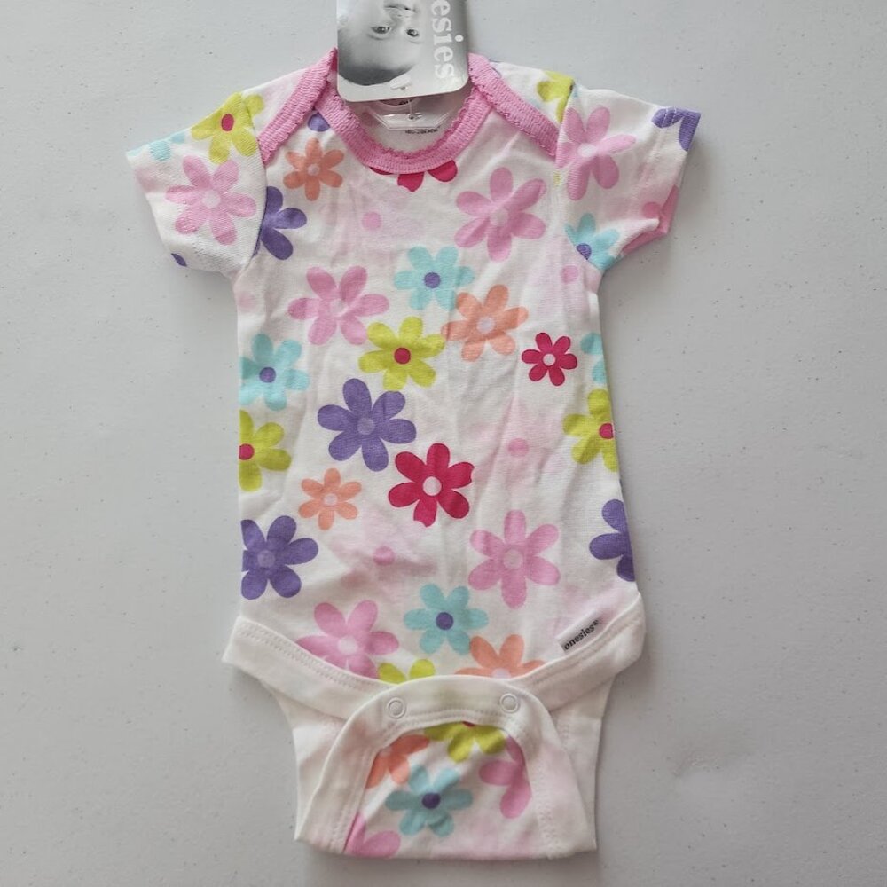 Onesies 3 Pack Baby Girl Bodysuits Size: Newborn. - Picture 3 of 5